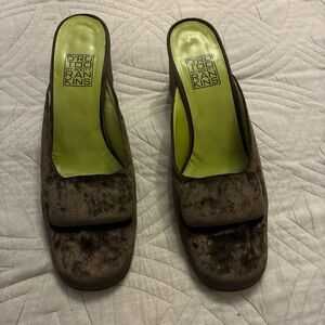 D’RO TOO BY SCOTT RANKINS Brown Velvet Mules